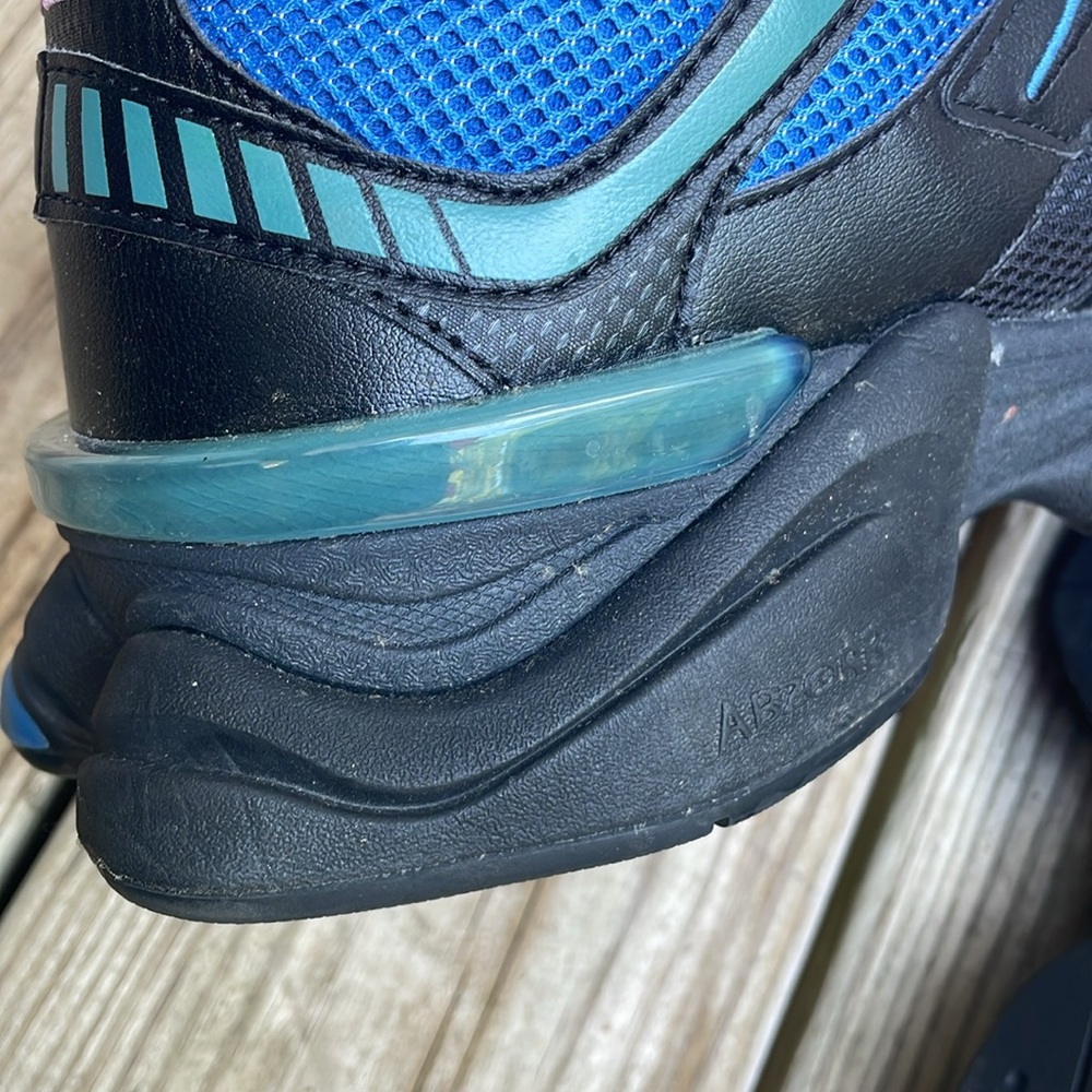 LIKE NEW- New Balance 9060- Black/Blue Sneakers M 10.5/ W 12 - Picture 12 of 13